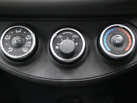 Toyota Yaris 1.5 VVT-i Icon Tech Euro 6 5dr 18