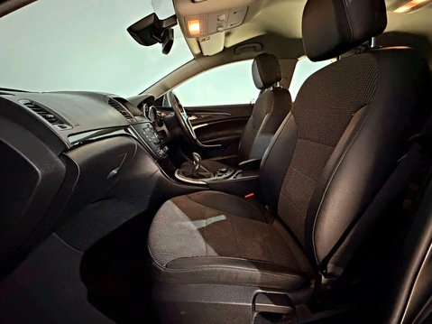 Vauxhall Insignia SE NAV CDTI 23