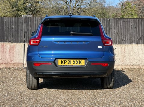 Volvo XC40 RECHARGE T5 R-DESIGN 8
