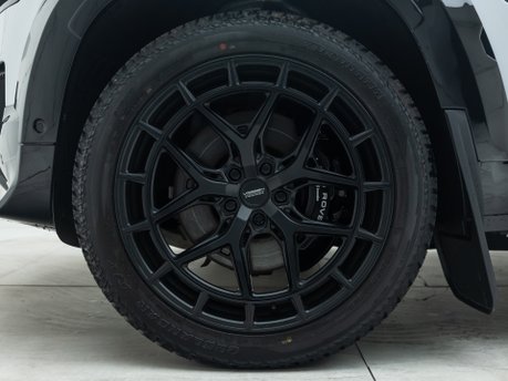 Land Rover Defender 90 V8 P525 URBAN 