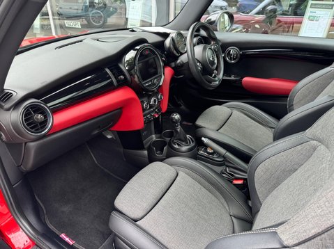 Mini Hatch COOPER S 31