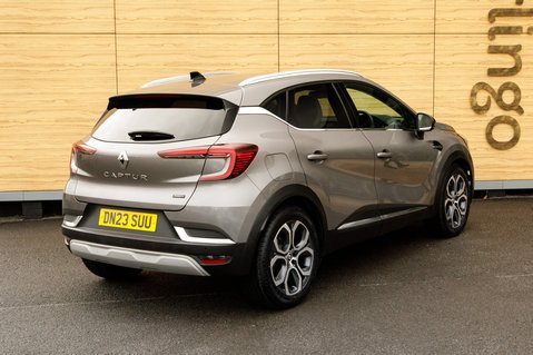Renault Captur TECHNO E-TECH 2