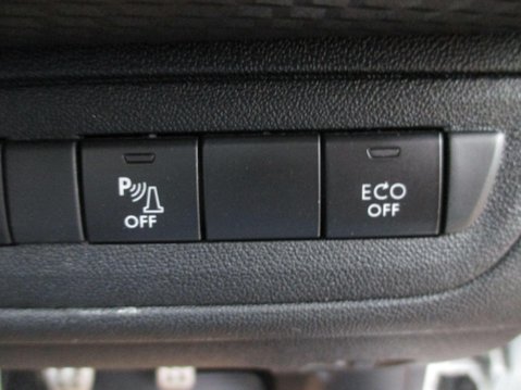 Peugeot 2008 1.2 PureTech GT Line Euro 6 (s/s) 5dr 31