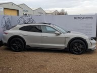 Porsche Taycan 4 CROSS TURISMO 10