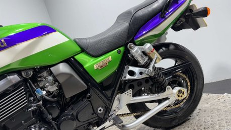 Kawasaki Zephyr ZRX 2001 33K NEW MOT CLASSIC MUSCLE BIKE VERY CLEAN 1100CC 18