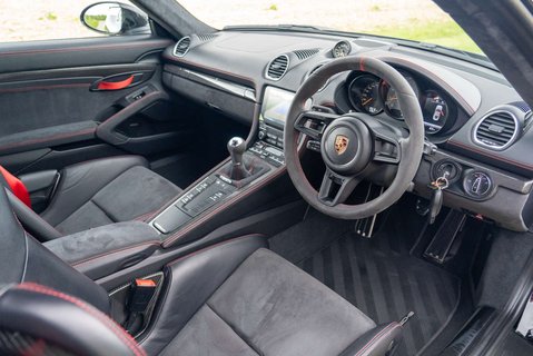 Porsche 718 4.0 718 Cayman GT4 3dr 10