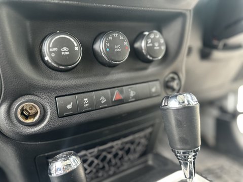 Jeep Wrangler V6 RUBICON UNLIMITED 19