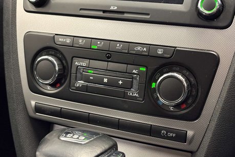 Skoda Octavia 1.4 TSI Elegance Hatchback 5dr Petrol DSG Euro 4 (122 ps) 10