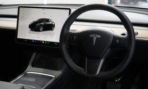 Tesla Model Y LONG RANGE AWD Solid Black One Owner Premium Sound Pano Roof VAT Q 12