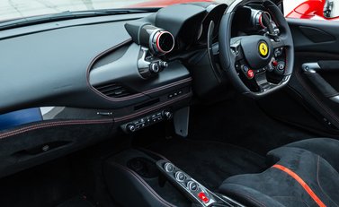 Ferrari F8 Spider 12