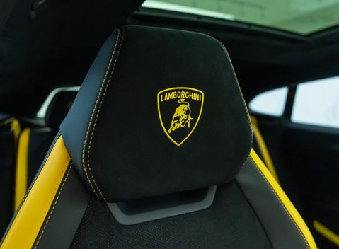 Lamborghini Urus Performante 12