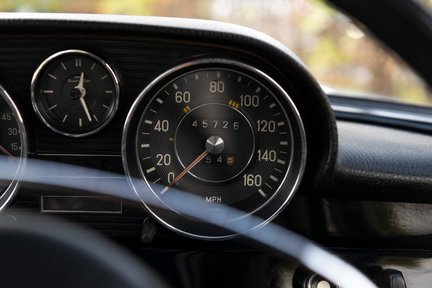 Mercedes-Benz S 280 SE 3.5 Saloon 24