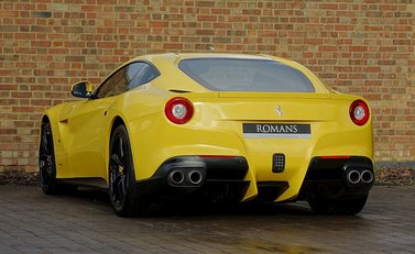 Ferrari F12 Berlinetta 18