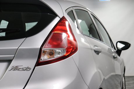 Ford Fiesta ZETEC 23