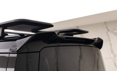 Land Rover Defender V8 29