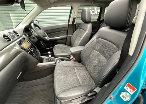 Suzuki Vitara SZ5 BOOSTERJET MHEV 13