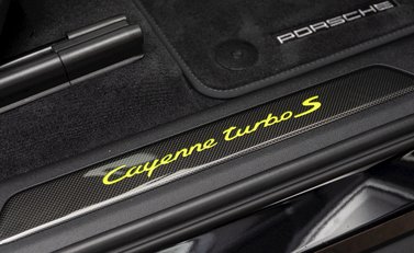 Porsche Cayenne Turbo S E-Hybrid 26