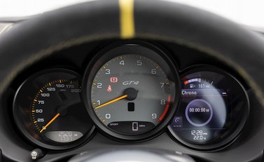 Porsche Cayman GT4 (718) 16