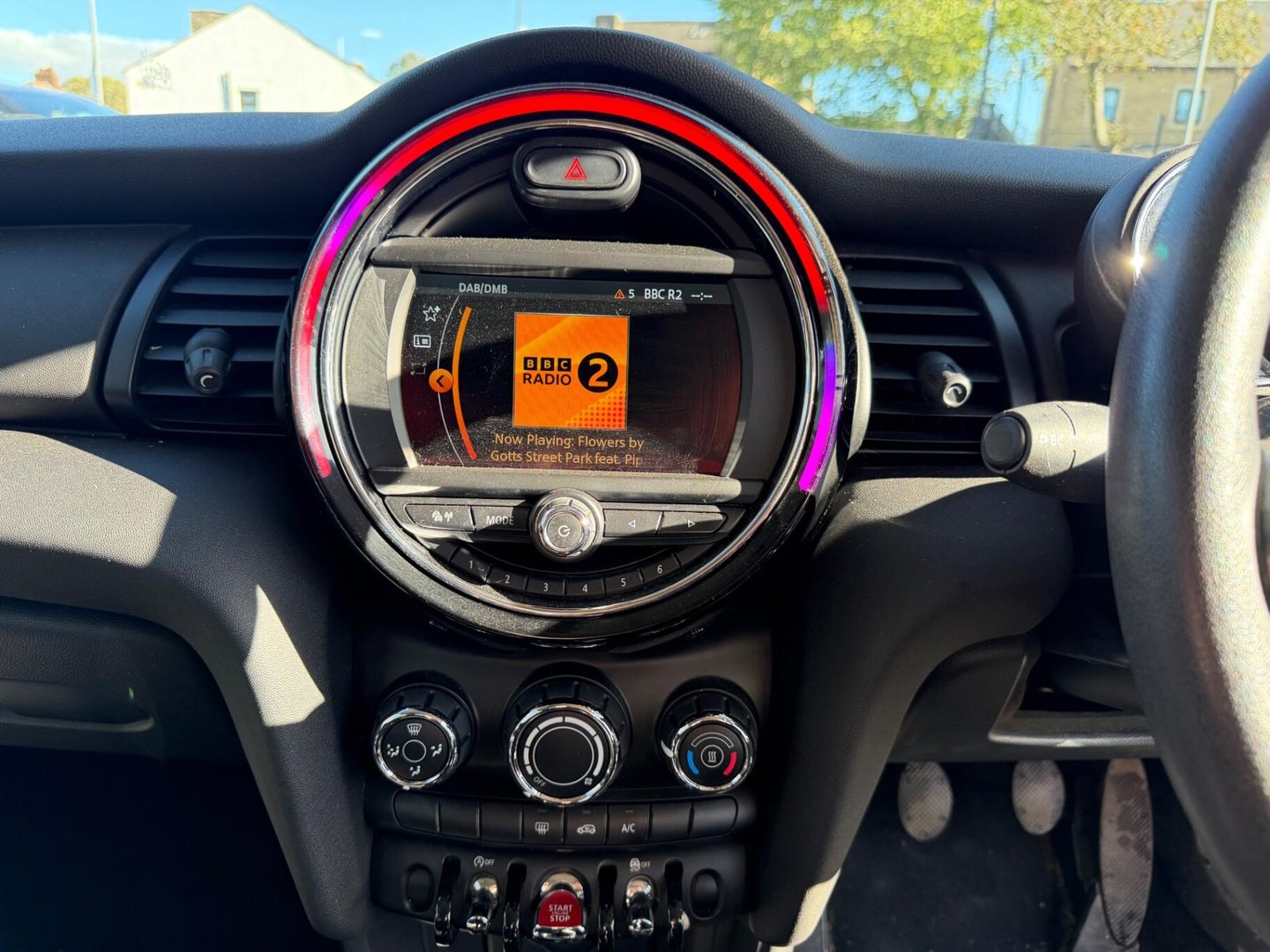 2018 MINI Hatch — image 11