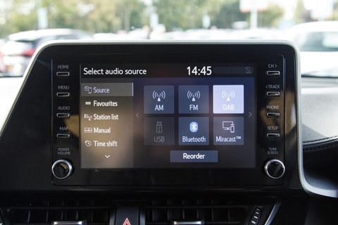 Toyota C-HR ICON 18