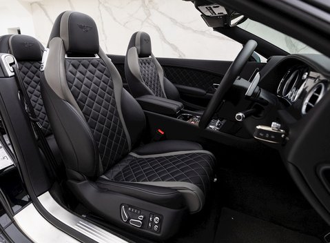 Bentley Continental GT V8 S Convertible Black Edition 12
