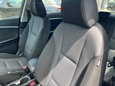 Hyundai i30 1.4 Blue Drive SE Nav Euro 6 (s/s) 5dr 25