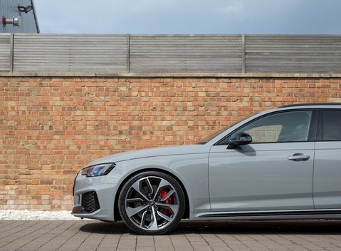 Audi RS4 Avant 27