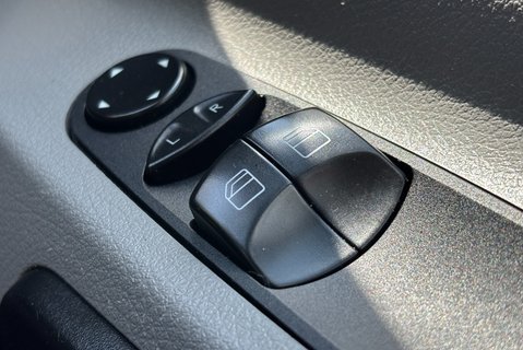 Mercedes-Benz Sprinter 319 V6 Cdi Lwb Hr Panel Van - Twin Side Doors / Air Con / Rear Camera 39