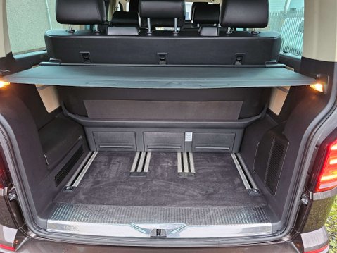 Volkswagen Caravelle 2.0 BiTDI BlueMotion Tech Executive MPV 5dr Diesel DSG 4Motion Euro 6 (s/s) 49