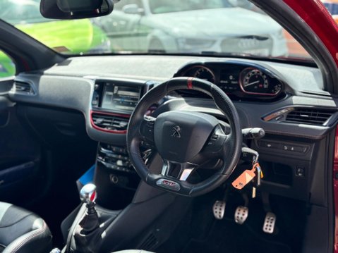 Peugeot 208 1.6 THP GTi Euro 5 3dr 11
