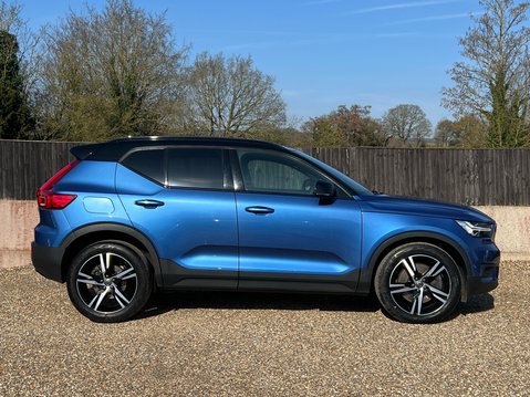 Volvo XC40 RECHARGE T5 R-DESIGN 5