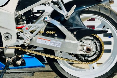 Suzuki GSX-R GSXR 1000 K1 25