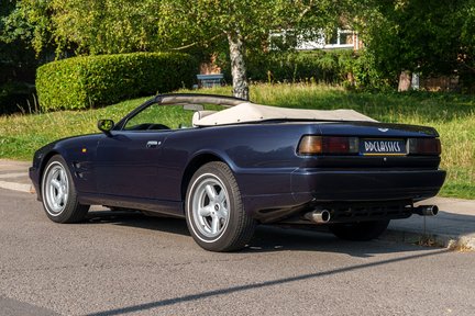 Aston Martin Virage Volante 4