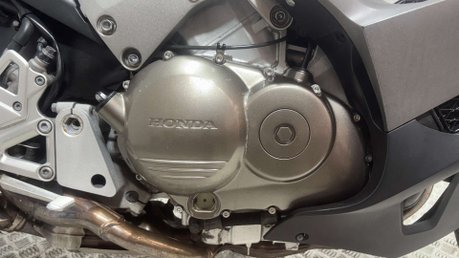 Honda VFR 2011 ONLY 22K NEW MOT SERVICED TOP BOX TOURER 800CC 20