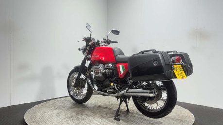 Moto Guzzi V7 750 2009 26K NEW MOT SERVICED 1 OWNER MODERN RETRO BIKE 750CC 6
