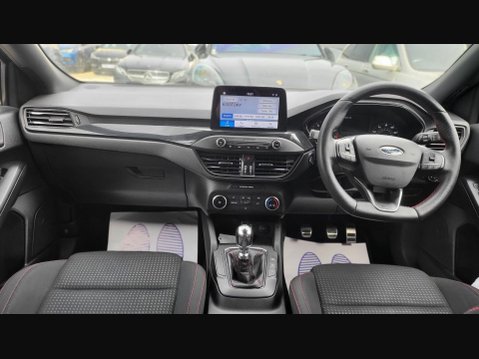 Ford Focus ST-LINE 12