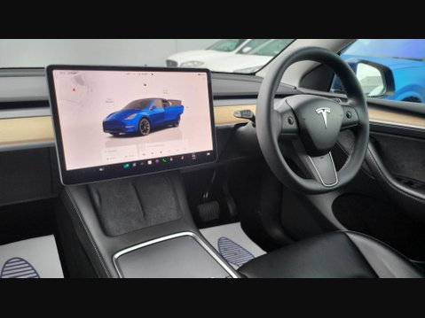 Tesla Model Y LONG RANGE AWD 11