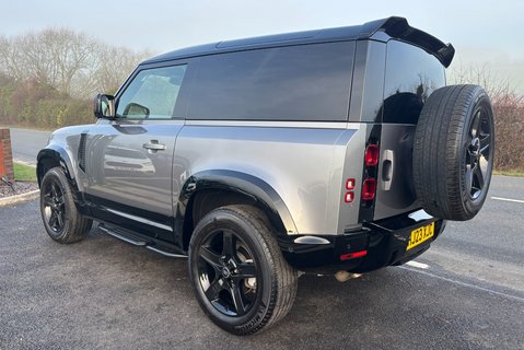 Land Rover Defender 90 D250 Hard Top SE MHEV 6