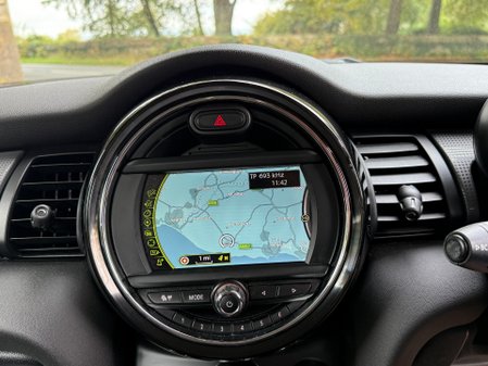 Mini Hatch COOPER D 33