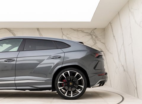 Lamborghini Urus 27