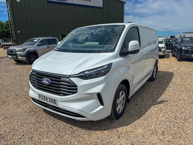 Ford Transit Custom SWB L1H1 Low Roof Limited 280 Air Con Alloys Sensors Cam EURO 6 2