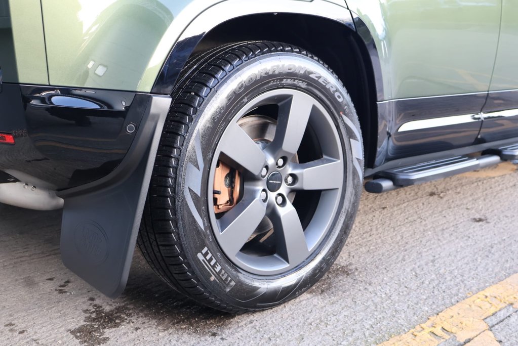 Land Rover Defender 110 2026    HARD TOP X-DYNAMIC 350 HSE seeker styled genuine rear seat fitted 11