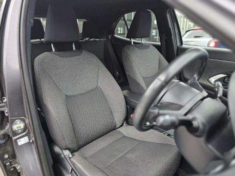 Toyota Yaris Cross 1.5 VVT-h Design SUV 5dr Petrol Hybrid E-CVT Euro 6 (s/s) (116 ps) 18