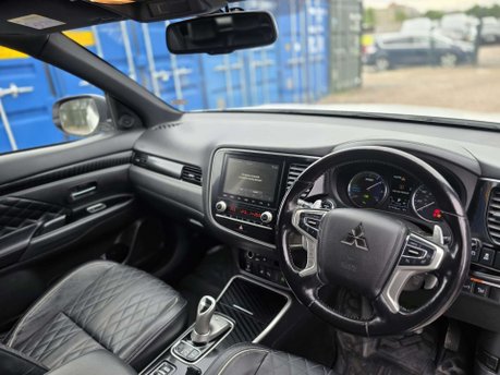 Mitsubishi Outlander 2.4h TwinMotor 13.8kWh Exceed SUV 5dr Petrol Plug-in Hybrid CVT 4WD Euro 6  5