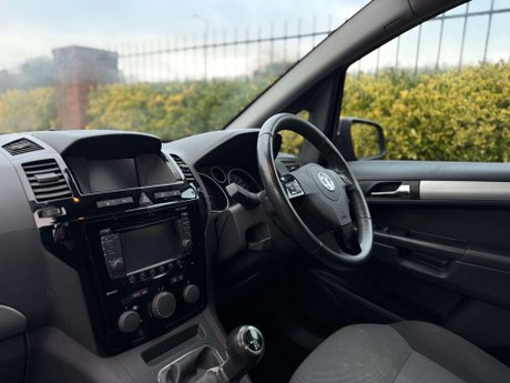 Vauxhall Zafira 1.8 Zafira Design Nav 5dr 13