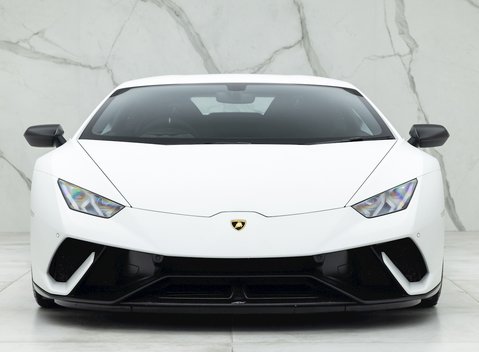 Lamborghini Huracan LP640-4 Performante 4