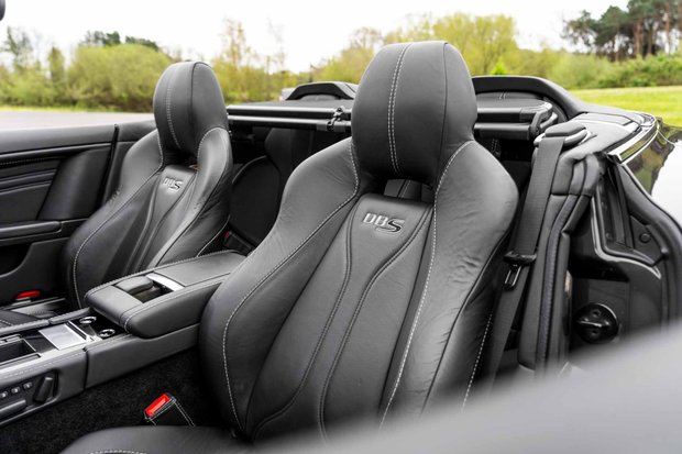 Aston Martin DBS V12 VOLANTE. FULL ASH. CARBON EXT. CERAMIC BRAKES. BANG & OLUFSEN. 2