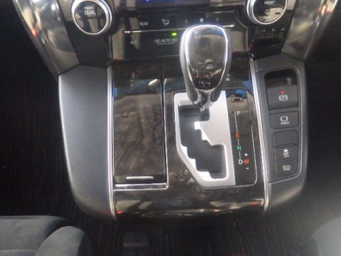 Toyota Vellfire 2.5 PETROL Z A EDITION 7 SEATS 12