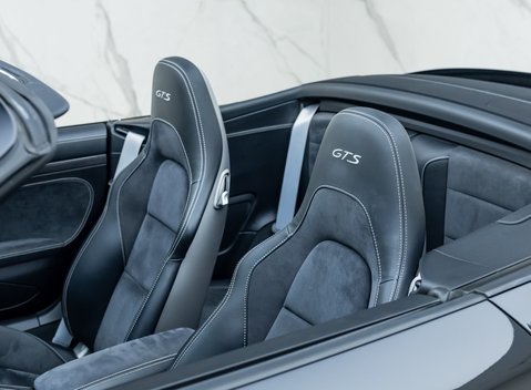 Porsche 911 Carrera GTS CABRIOLET (991.2) 30