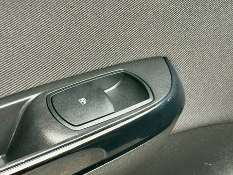 Vauxhall Corsa SRI VX-LINE NAV BLACK S/S 35